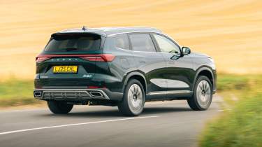 Chery Tiggo 8 - rear cornering