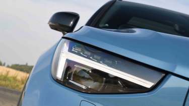 Volvo EX40 - head light