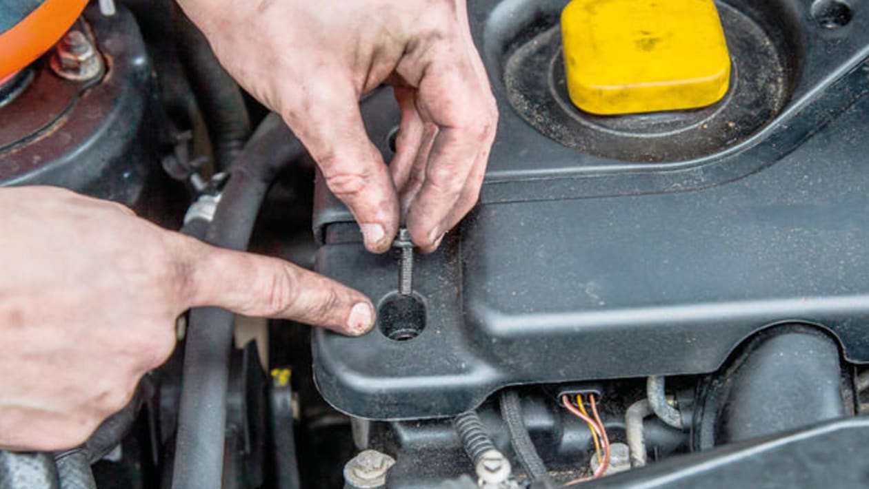 How to replace the crankshaft breather valve pictures Auto Express