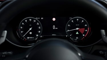 Alfa Romeo Giulia Quadrifoglio - dials