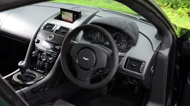 Aston Martin V8 Vantage N430 - interior