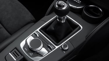 Audi A3 TFSI 2016 - centre console