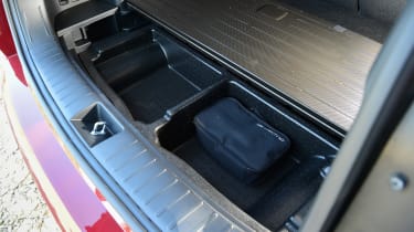 Hyundai Tucson - underfloor storage