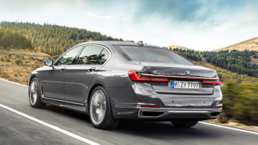BMW 7 Series facelift - rear tracking