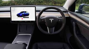 Tesla Model Y - dashboard