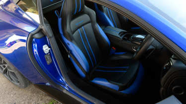 Aston Martin Vantage Mk2 - seats