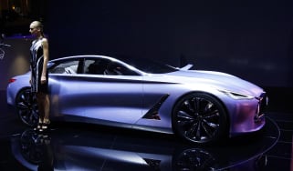 Infiniti Q80 Paris