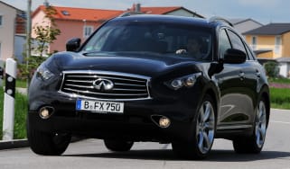 Infiniti FX 50S Premium front cornering