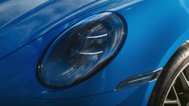 Porsche 911 - head light