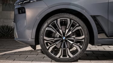 BMW X7 - wheel