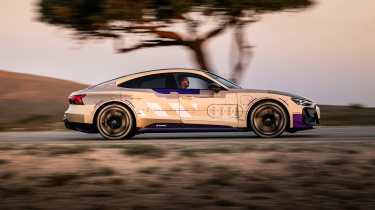 Audi e-tron GT prototype - side action