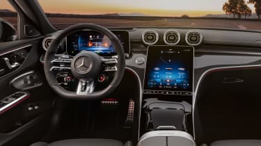 Mercedes-AMG C 63 S E-Performance - dash