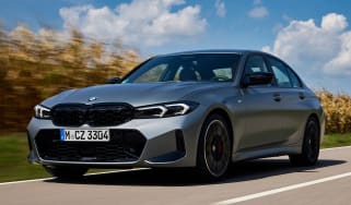 BMW 3 Series.- front