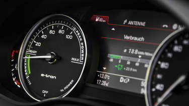 Audi R8 e-tron dials