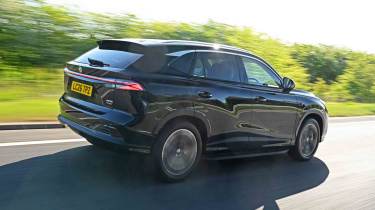 MG HS PHEV - rear tracking