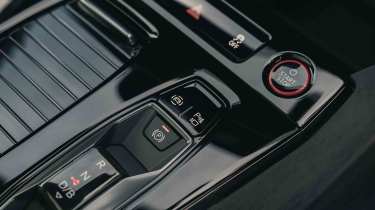 Audi A6 e-tron - start button