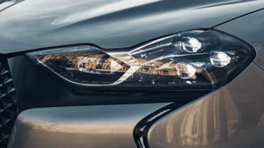 New DS 3 Crossback Louvre special edition unveiled - headlight