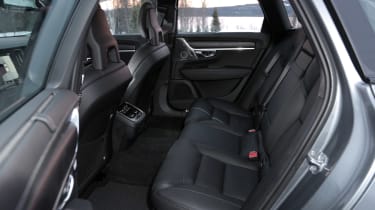 Volvo V90 Cross Country - rear seats