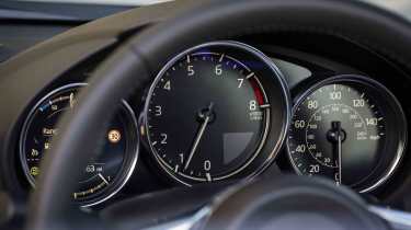 Mazda MX-5 - instrument cluster