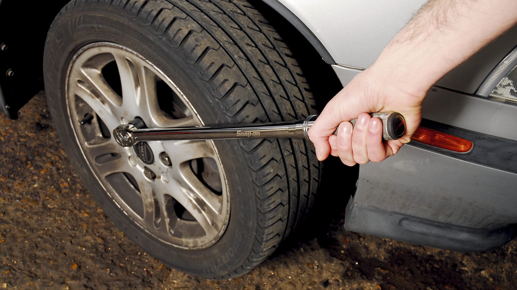 What is Torque? All about torque definition, equations, and units