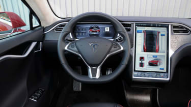 Tesla-S-interior-screen