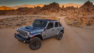 Jeep%20Wrangler%204xe%20plug-in%20hybrid%202020.jpg