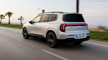Mercedes GLB Electric - rear tracking