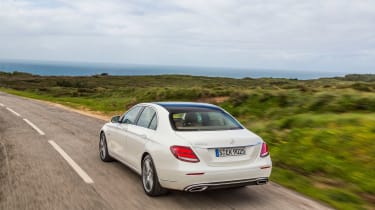 Mercedes E 350 e 2016 - rear tracking