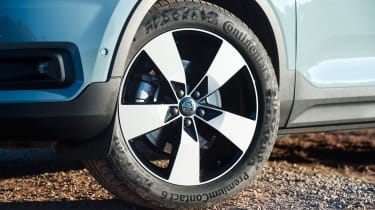 Volvo XC40 SUV - wheel
