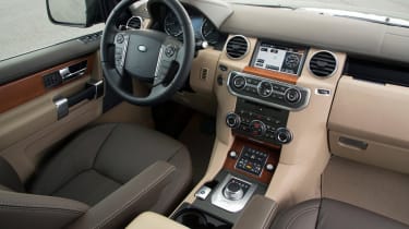 2013 Land Rover Discovery 4 interior