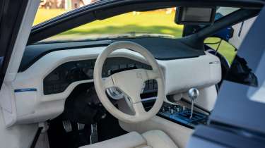 Eccentrica Aperitivo Lamborghini Diablo restomod - interior 