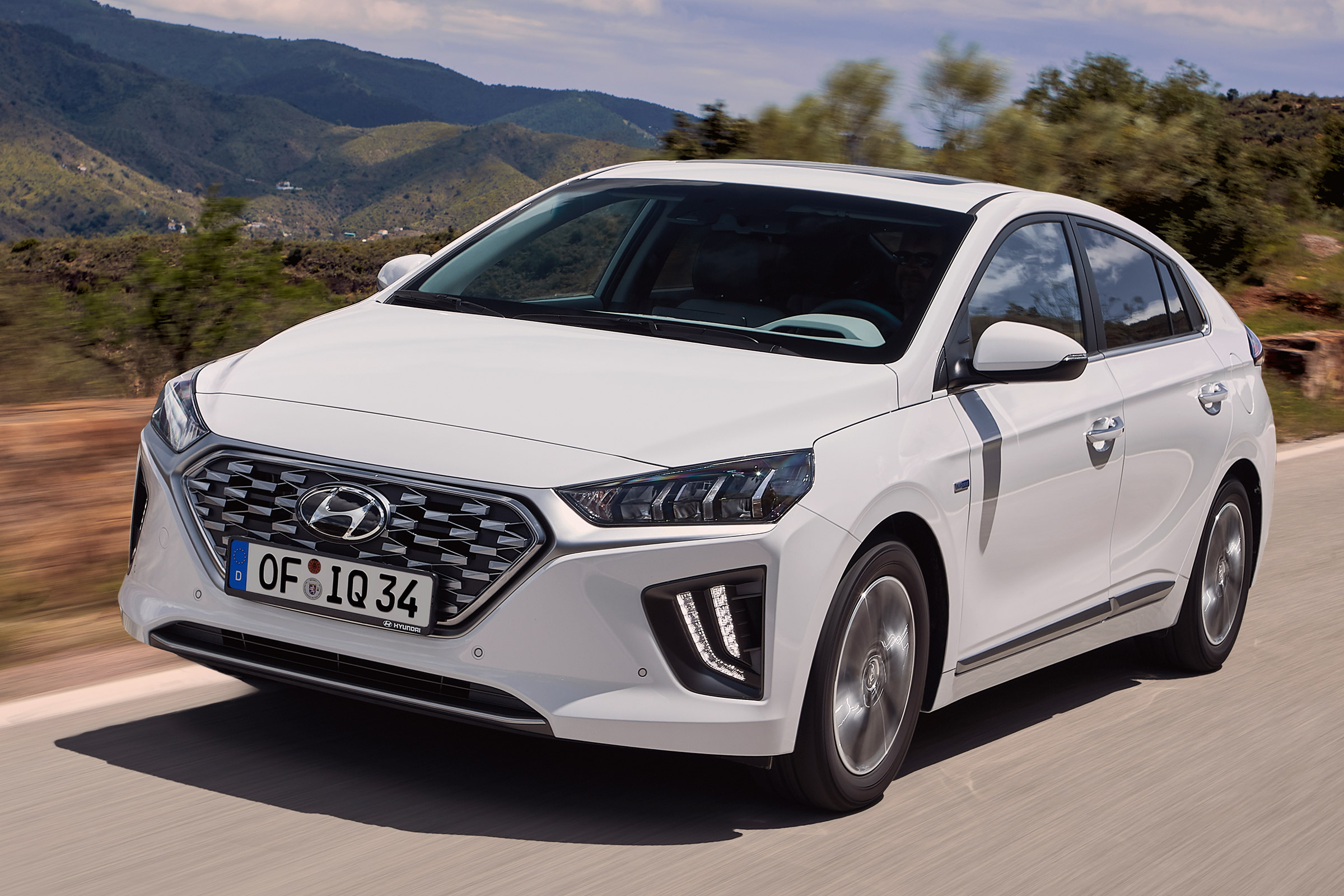 hyundai ioniq hybrid review