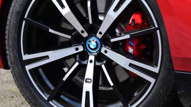  BMW 530e M Sport Pro - wheel