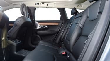 Volvo V90 T8 - rear seats