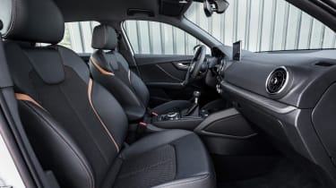 Audi Q2 1.0 TFSI - interior 2