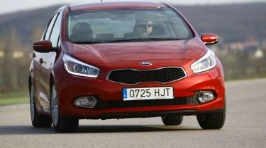 Kia Cee’d 1.6 front cornering