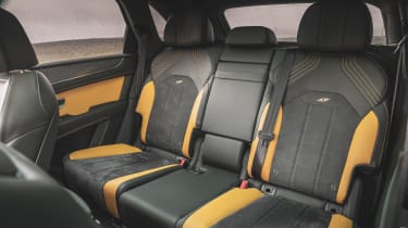Range Rover vs Bentley Bentayga - Bentley Bentayga rear seats