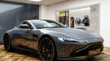 Aston Martin Vantage - front