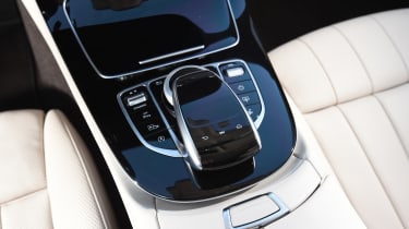 Mercedes E-Class Coupe - E 220d centre console