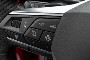SEAT Leon - steering wheel buttons