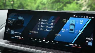 BMW XM Label - screen