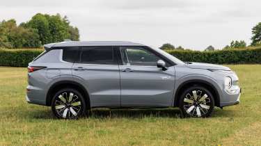 Mitsubishi Outlander PHEV - side