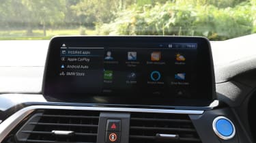 BMW iX3 - screen