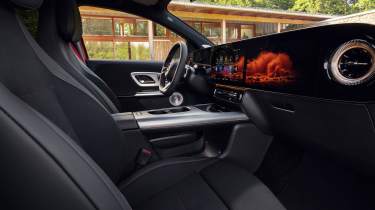 Mercedes GLA - front seats