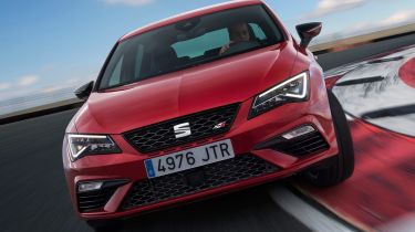 SEAT Leon Cupra 300 2017 - front cornering 2