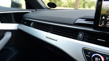 Audi A4 - screen