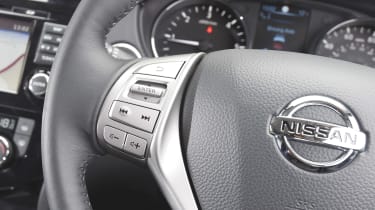 Nissan CONNECT - steering wheel controls