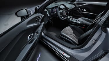 Audi R8 RWD Coupe - dash