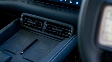 Denza Bao 5 charging pad