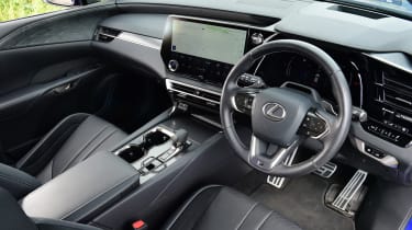 Lexus RX 500h - interior